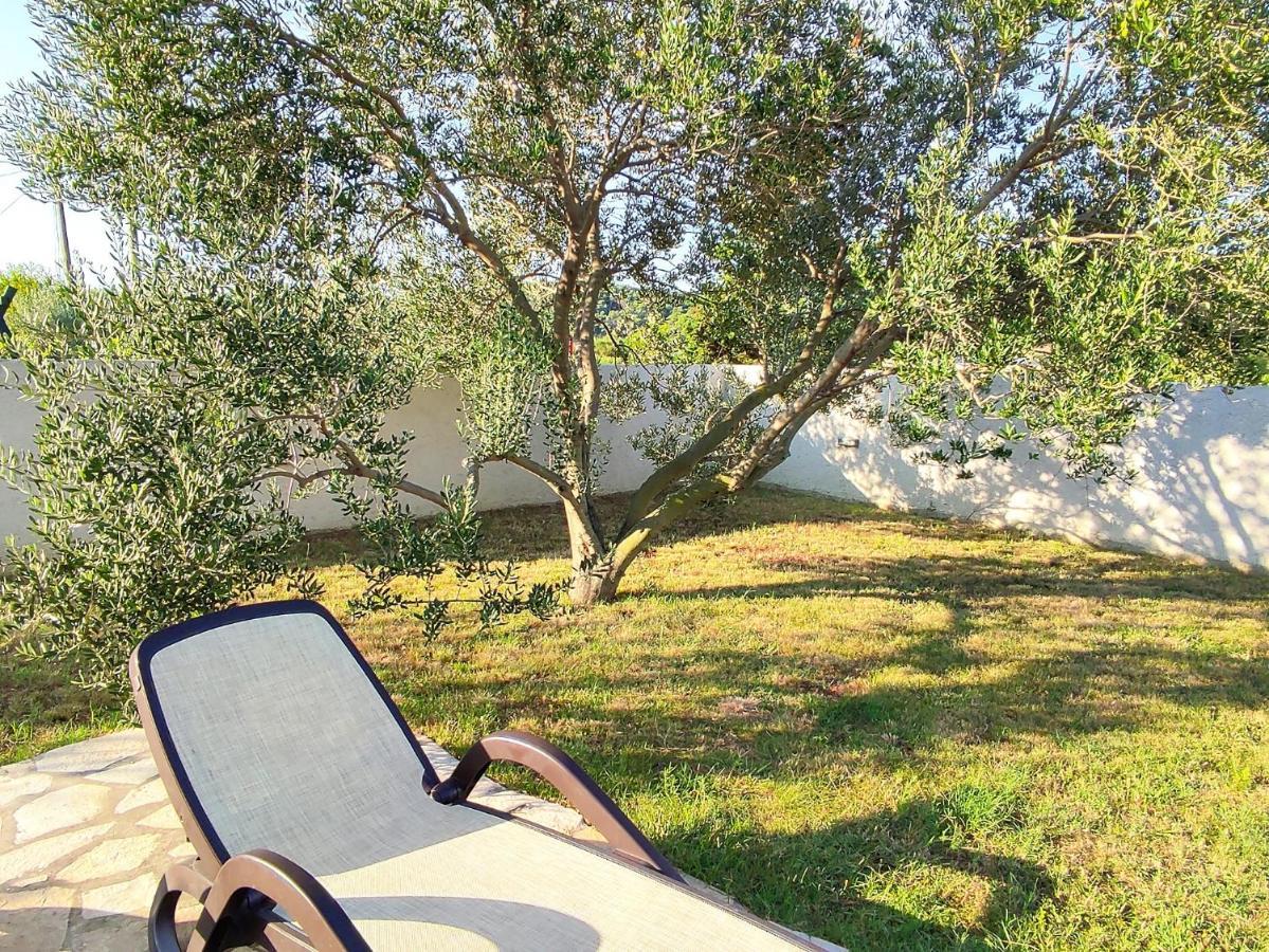 Apartment Arba 1 With Heated Pool Rab Town Exterior foto